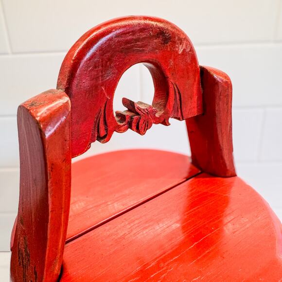 19th Century: 1850-1899, Antique Hand-carved Wooden Chinese Water Bucket - Picture 2 of 10